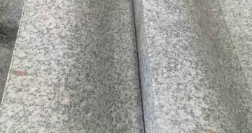 白银芙蓉白S型拉丝面路沿石