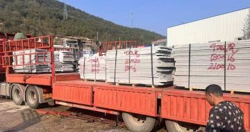 白银 芝麻灰花岗岩光面毛板出货日常