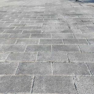 白银仿古石铺装效果