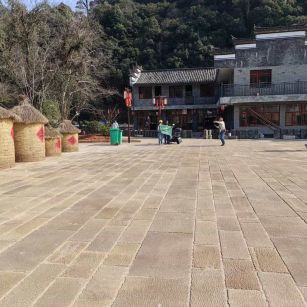 白银仿古石铺装效果