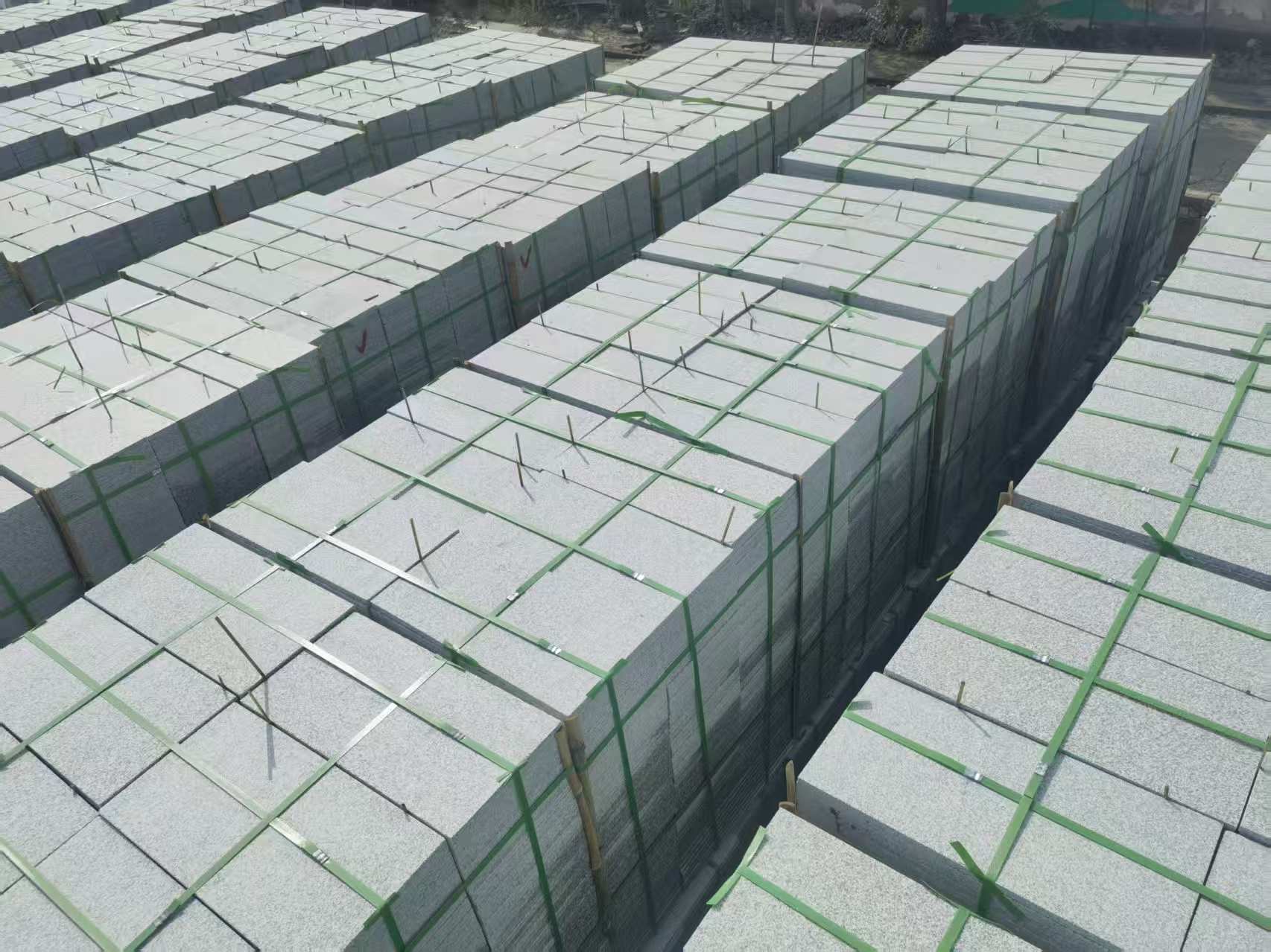 白银 芝麻白1.8公分火烧300*600地铺，清仓大甩卖