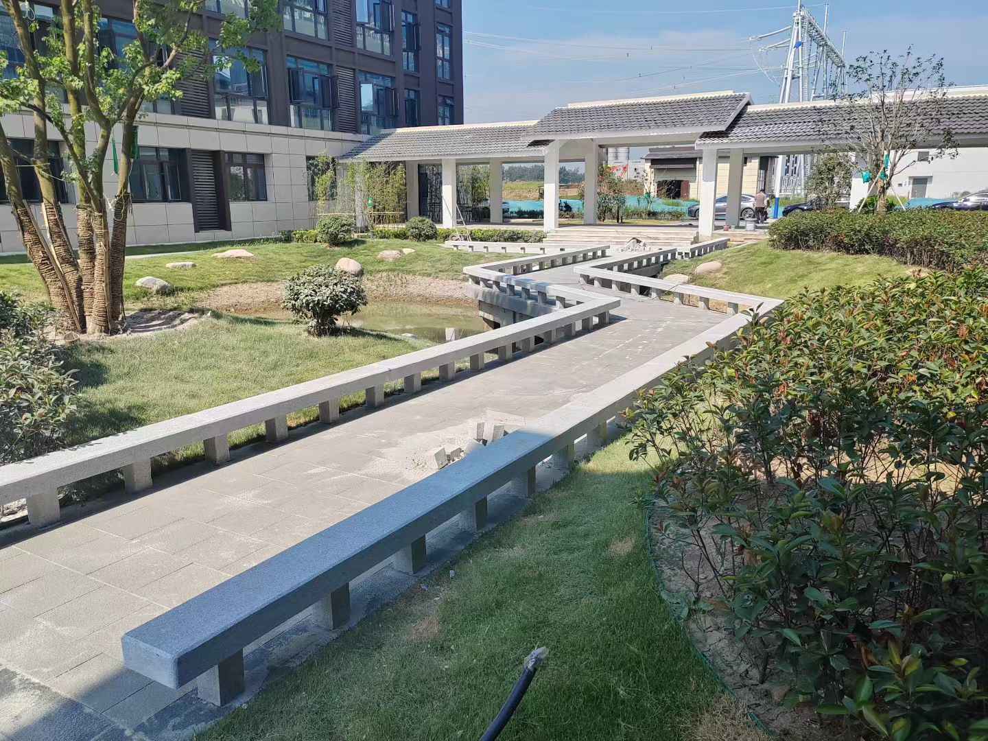 白银 芝麻灰小区坐凳&栏杆安装效果