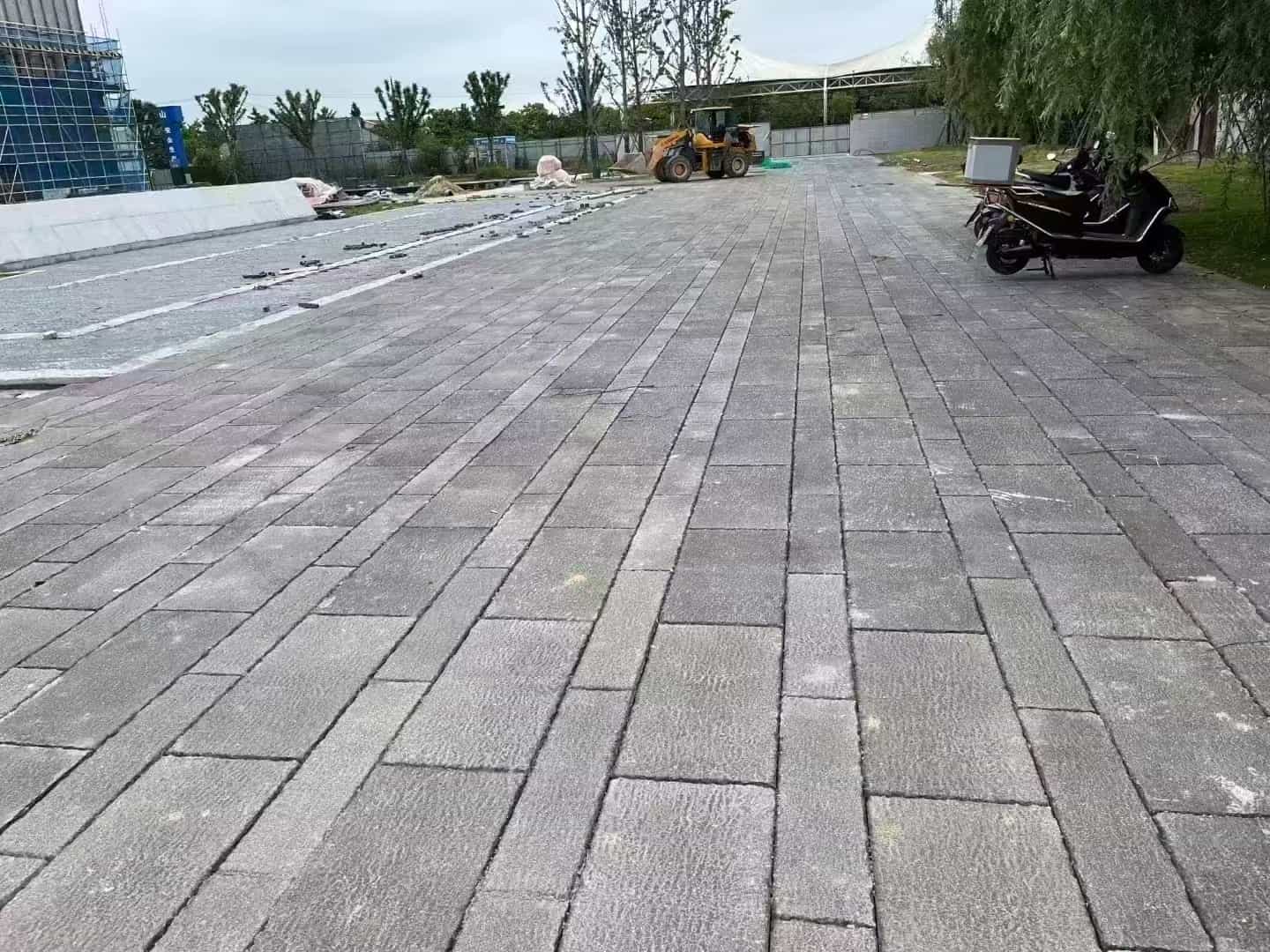 白银仿古石铺装效果