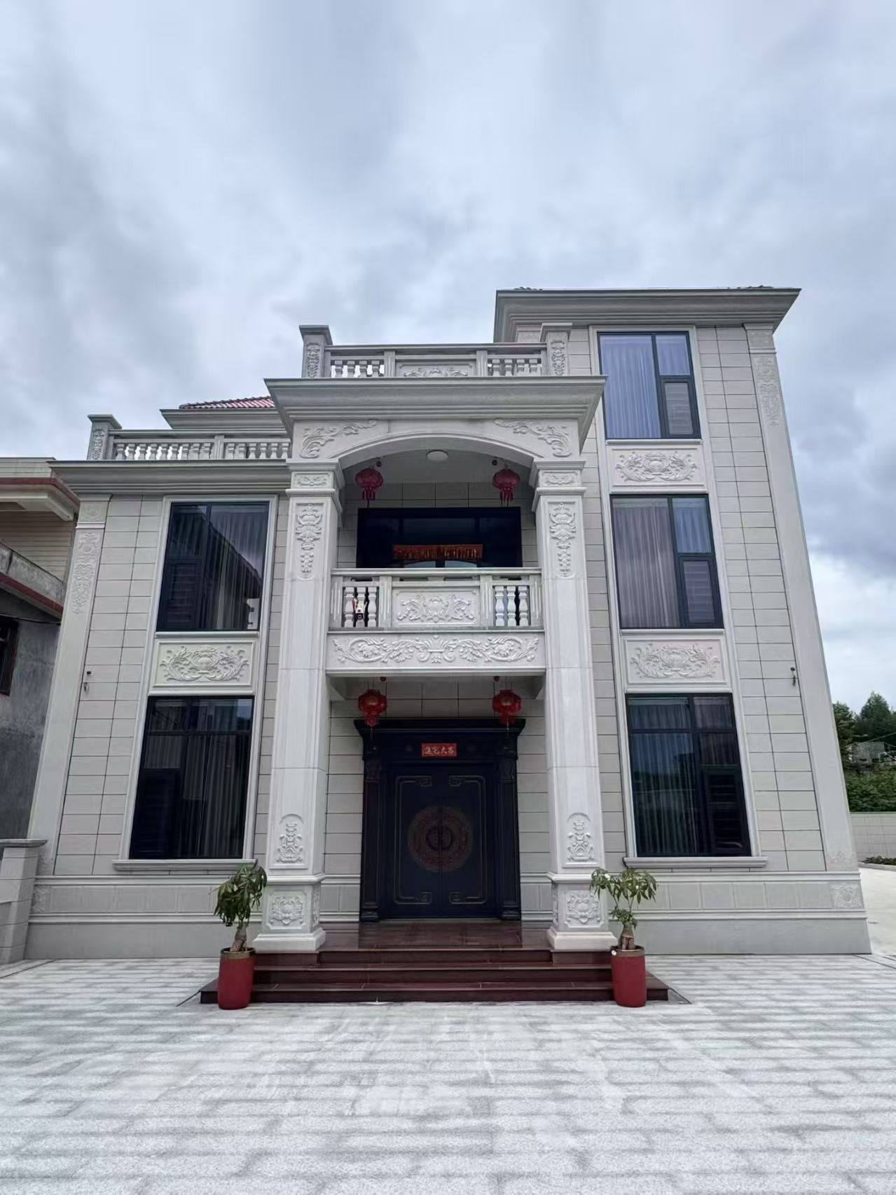 白银 芝麻白石材别墅干挂案例展示